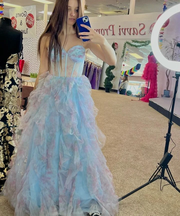 Real Girl Prom Image