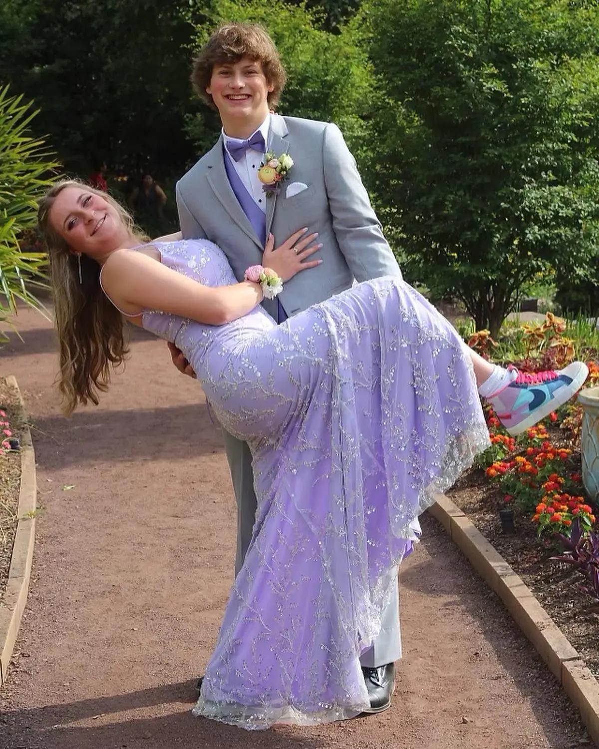 Real Girl Prom Image